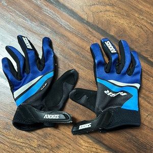 Youth Small Motocross Gloves by MSR AXXIS